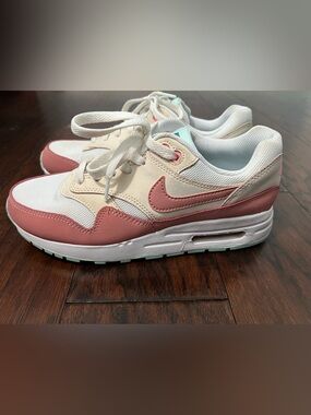 Nike Women’s Low-Top Sneakers in Cream & Dusty Pink